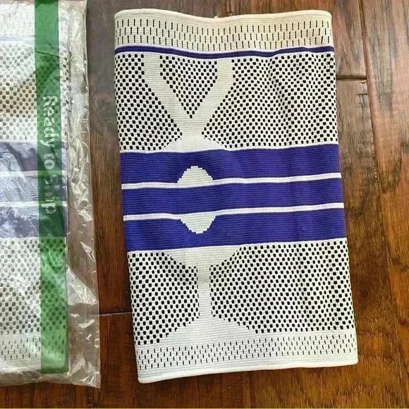 DocSleeves Knee Support brace XXL used to relieve knee pain. Set of two. - Picture 2 of 10